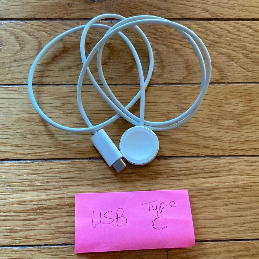 Apple Watch 7 - 45mm (with USB type A or C charger)